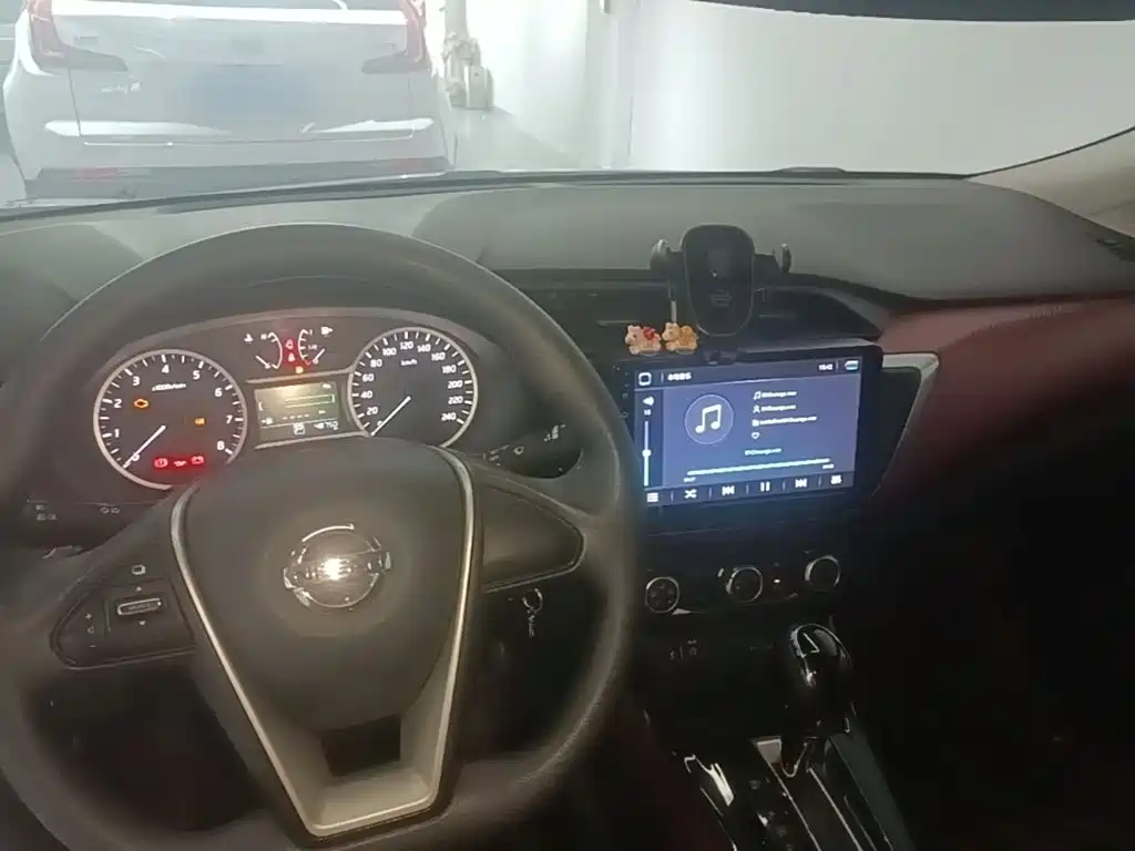 Nissan Bluebird — миниатюра 10