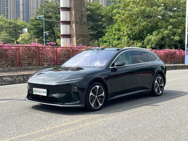 NIO ET5T