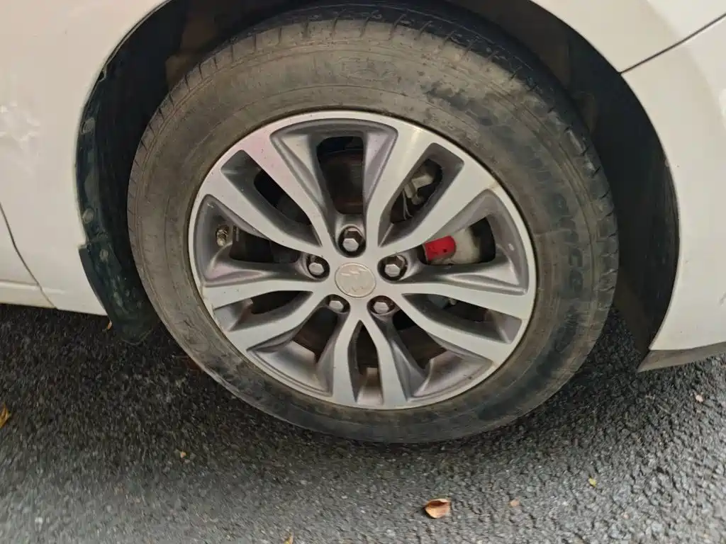 Buick Excelle — миниатюра 8