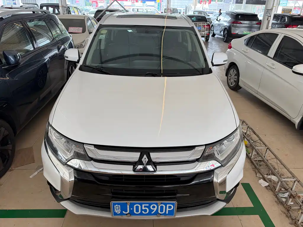 Mitsubishi Outlander — миниатюра 3
