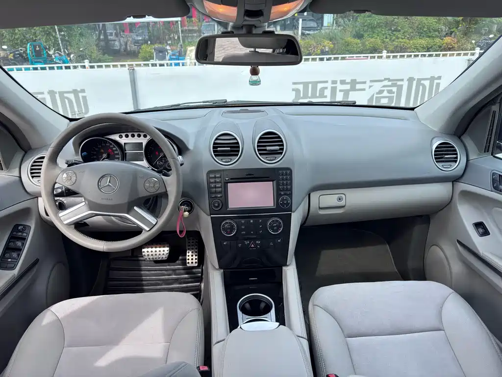 Mercedes-Benz M-Class — миниатюра 9