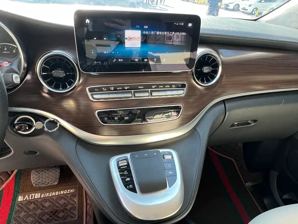 MERCEDES-BENZ V CLASS