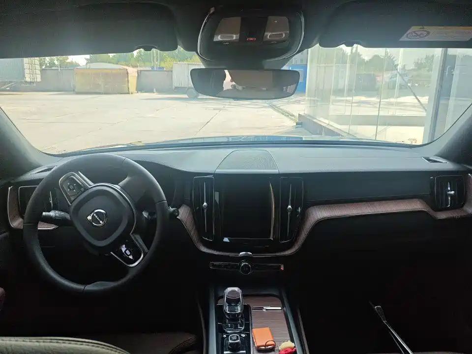 Volvo XC60 — миниатюра 8