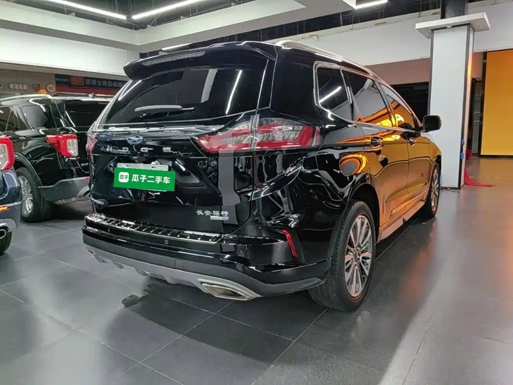 Ford Edge — миниатюра 7