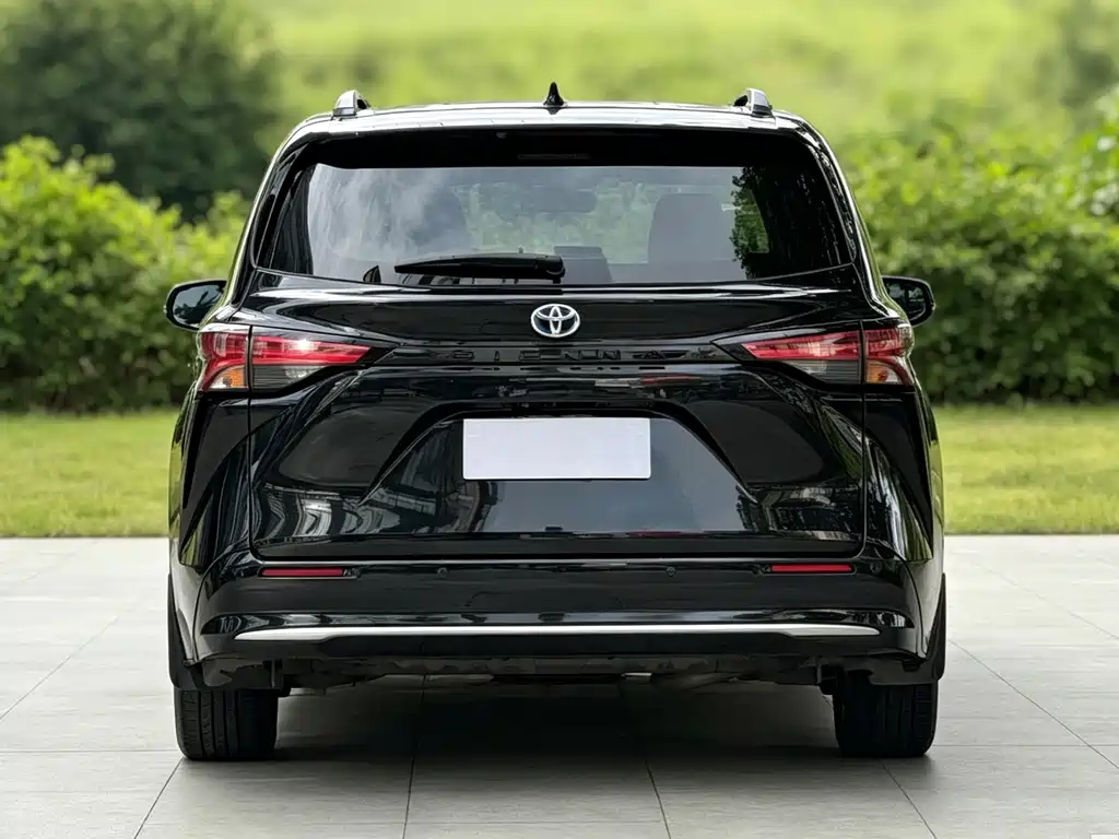 Toyota Sienna — миниатюра 5