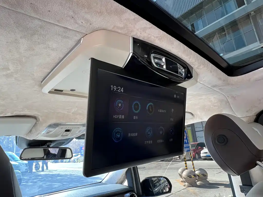 MERCEDES-BENZ V CLASS