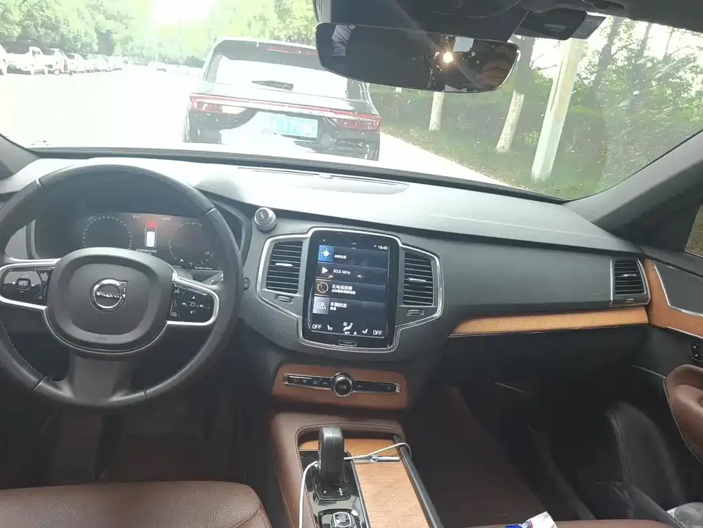 Volvo XC90 2022 B5 Luxury 7 мест