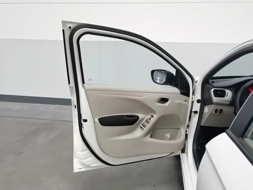 Citroen Elysee — миниатюра 8