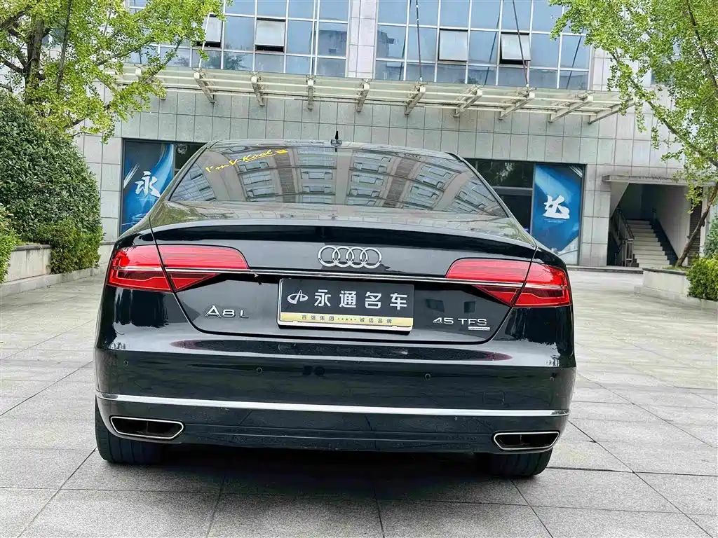 Audi A8 — миниатюра 6