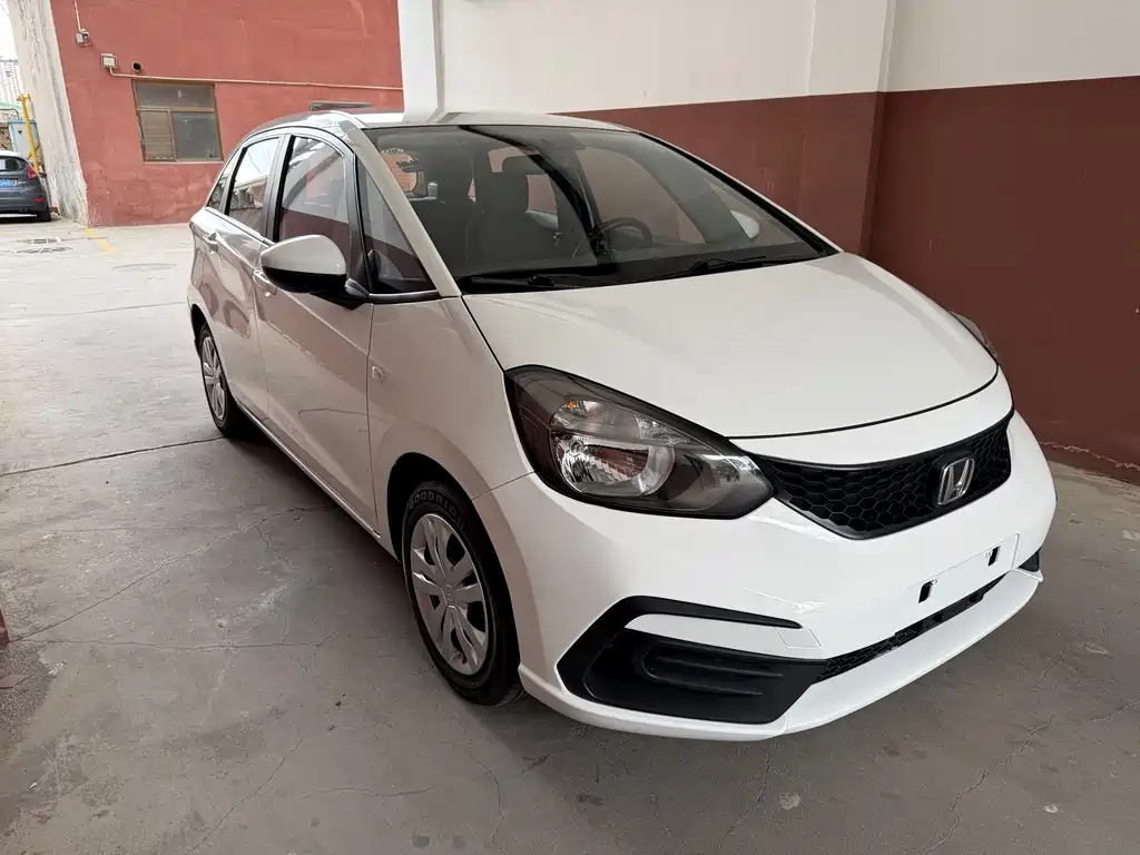Honda Fit - фото 3