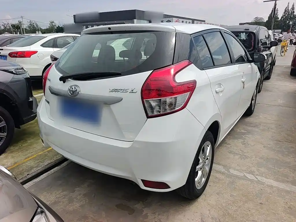 Toyota Yaris L — миниатюра 7