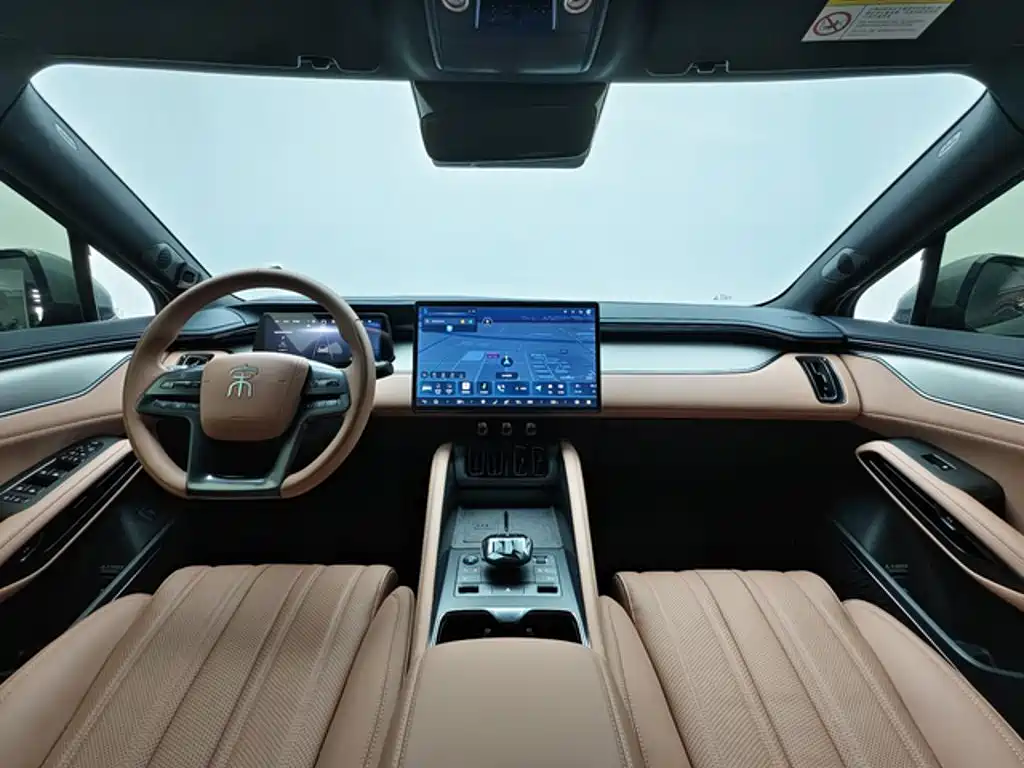 BYD L EV — миниатюра 4