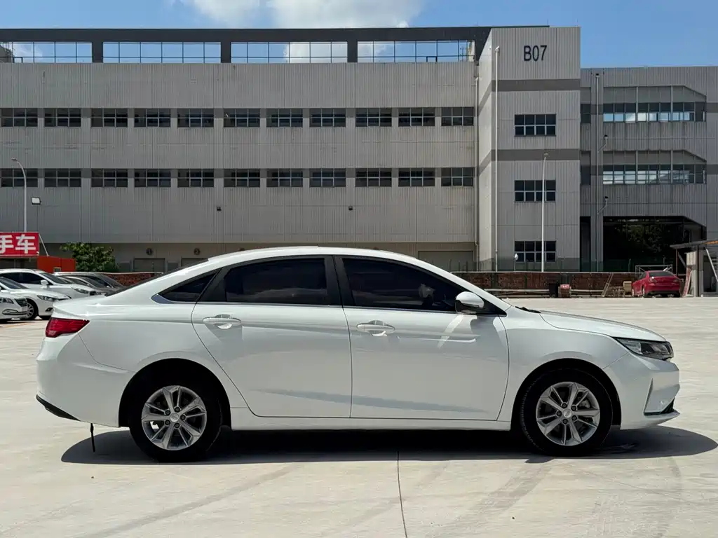 Geely Emgrand GL — миниатюра 4