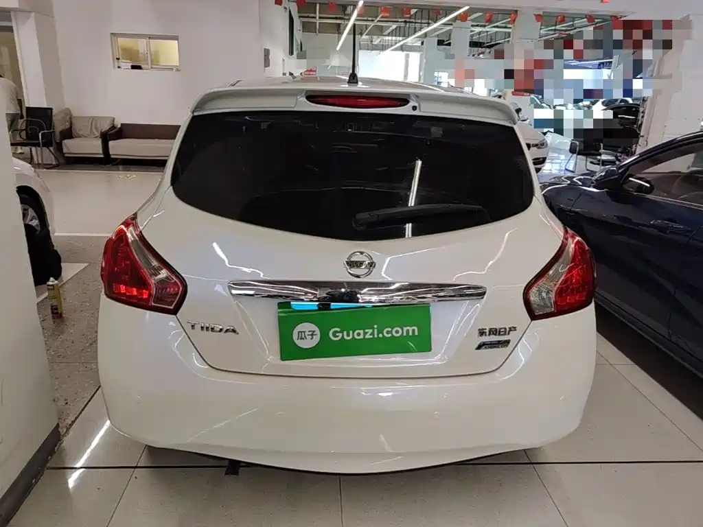 Nissan Tiida — миниатюра 6