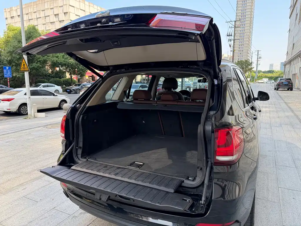 BMW X5 (Import) — миниатюра 8