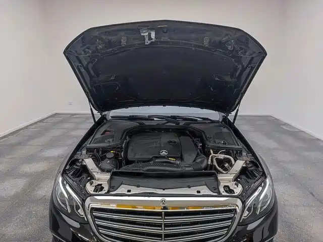 Mercedes-Benz E-Class — миниатюра 20