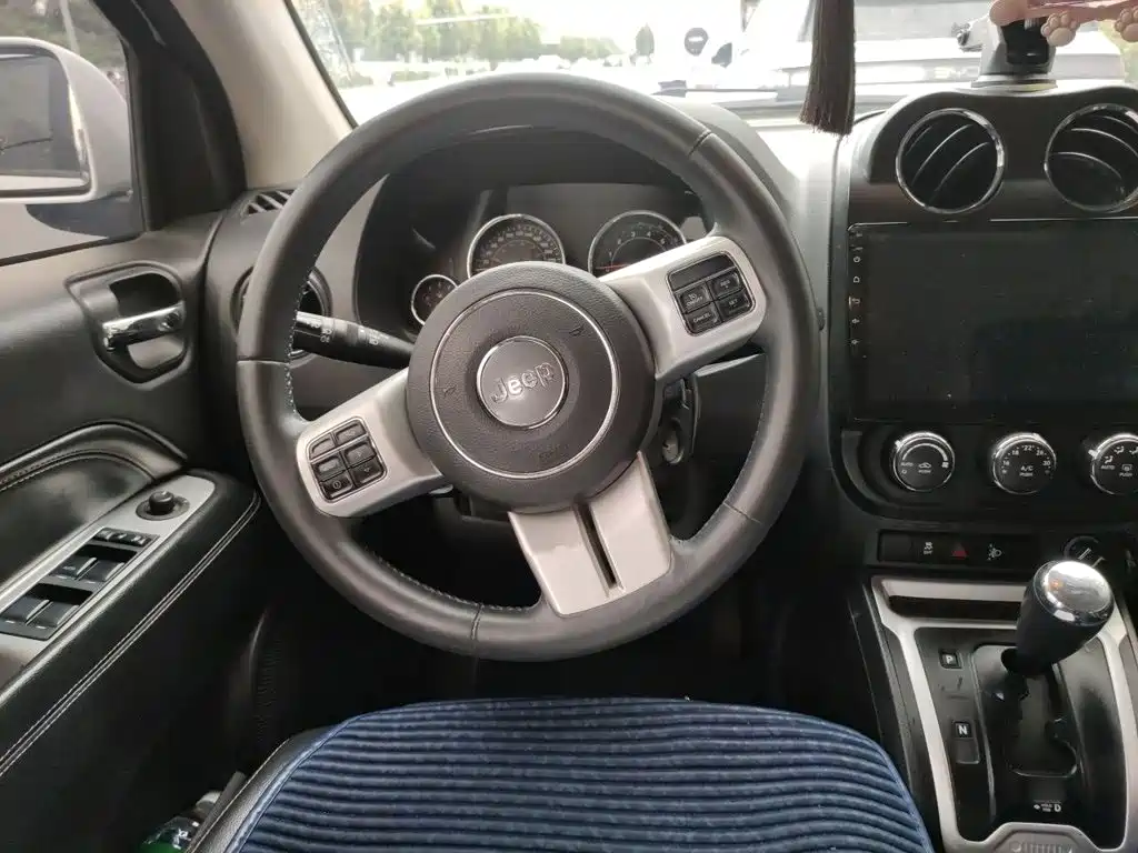 Jeep Compass (Import) — миниатюра 3