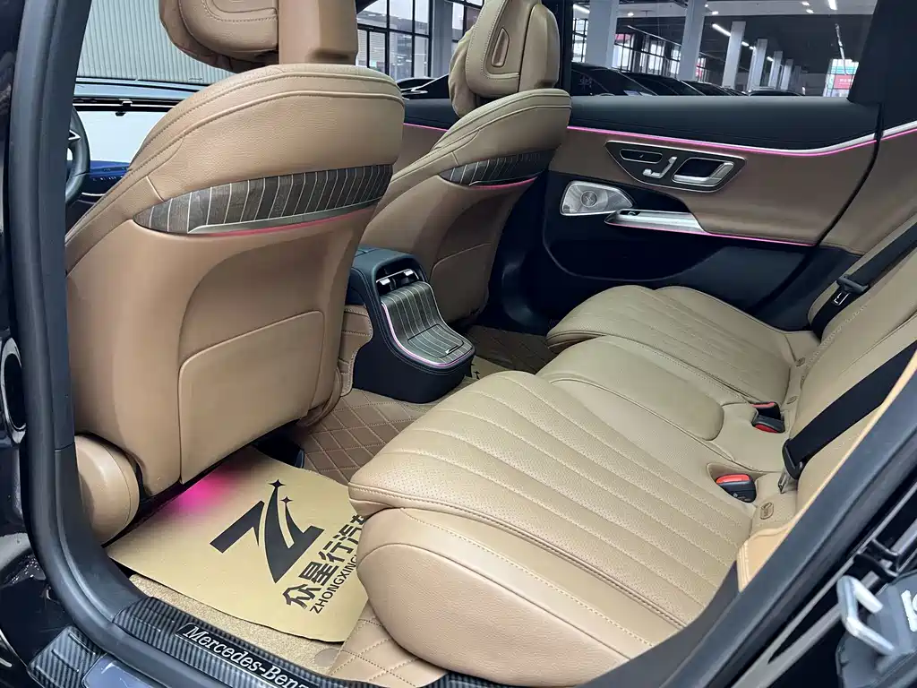 Mercedes-Benz E-Class — миниатюра 6