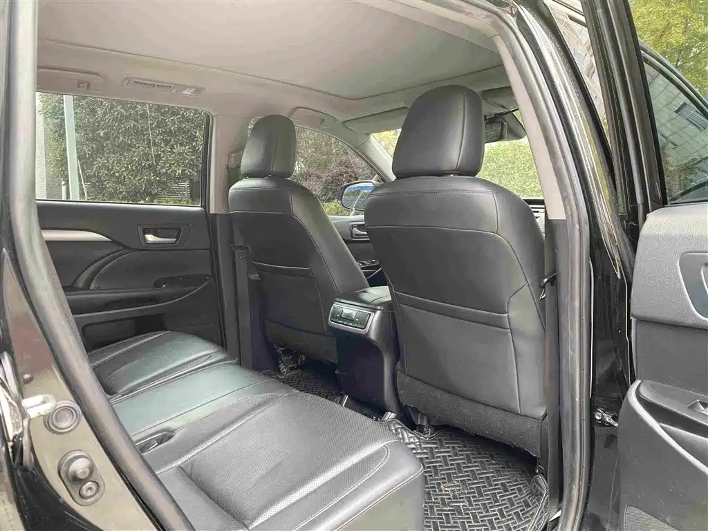 Toyota Highlander — миниатюра 7