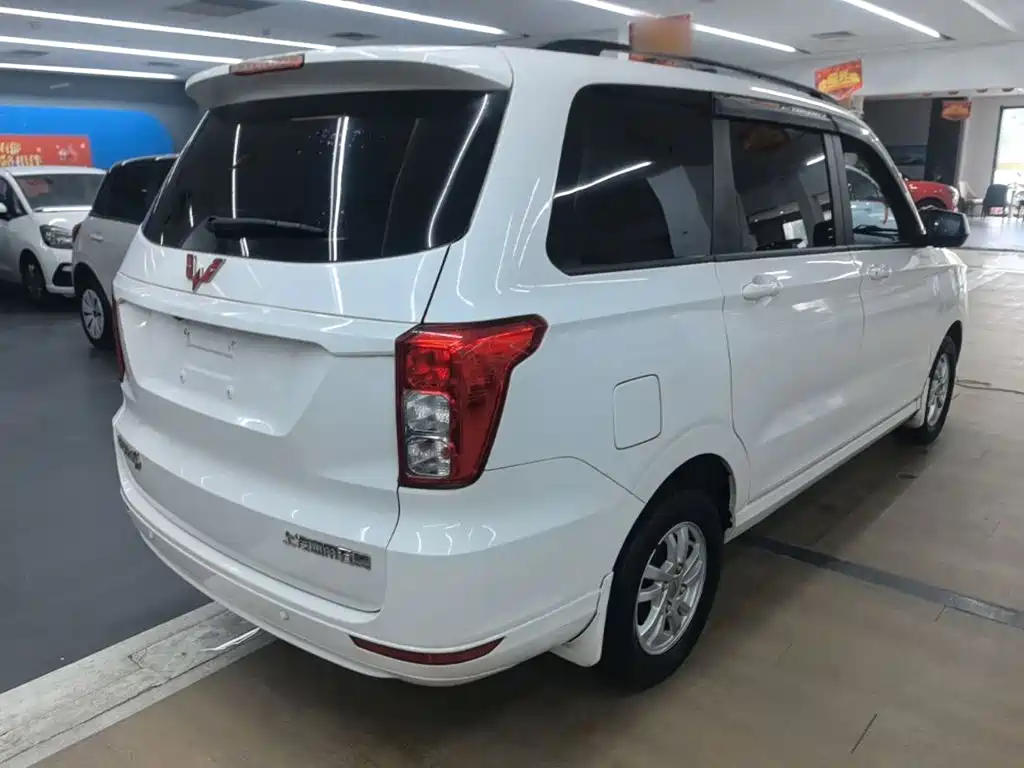 Wuling Hongguang — миниатюра 7
