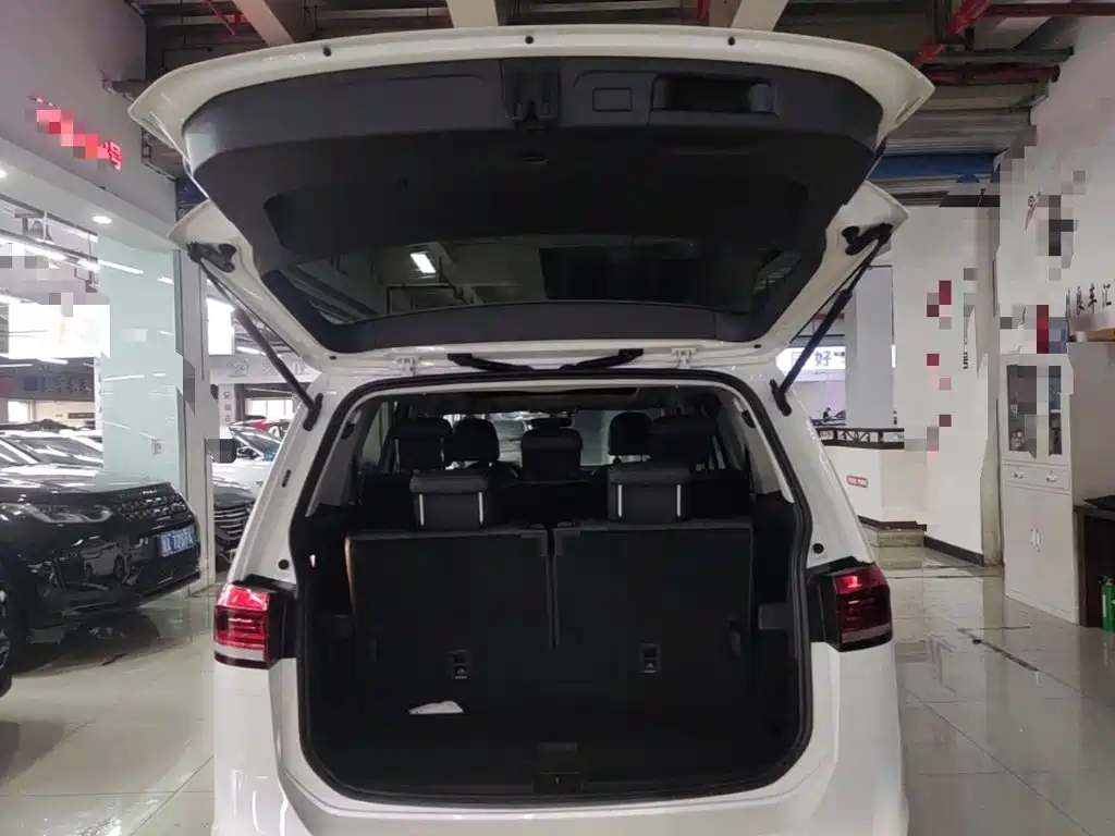 Volkswagen Touran — миниатюра 19