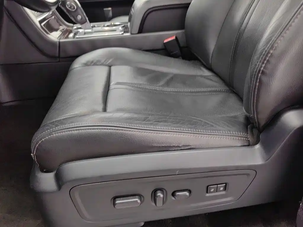 Lincoln Navigator — миниатюра 20