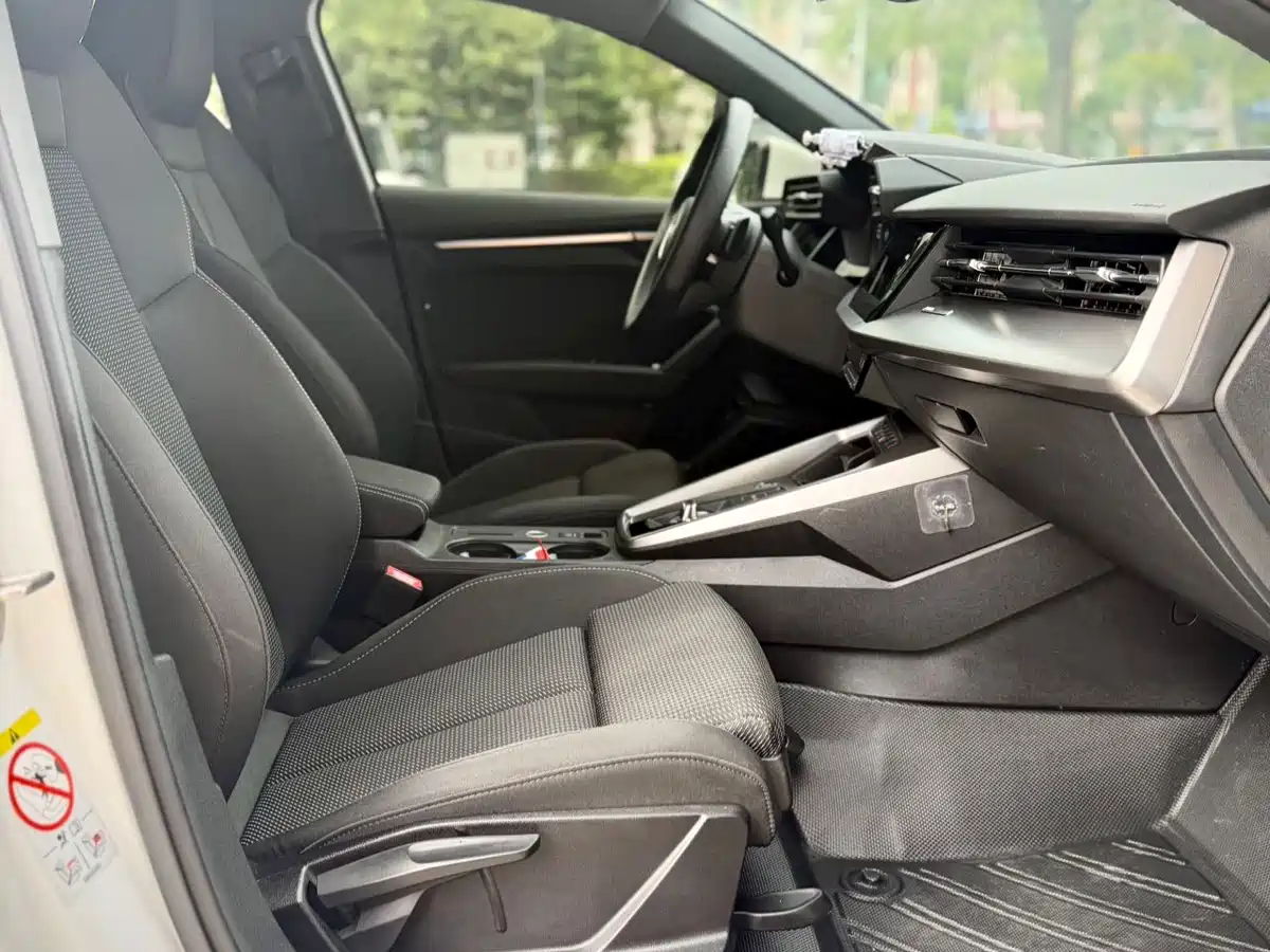Audi A3 2023 Белый из Китая, фото 6