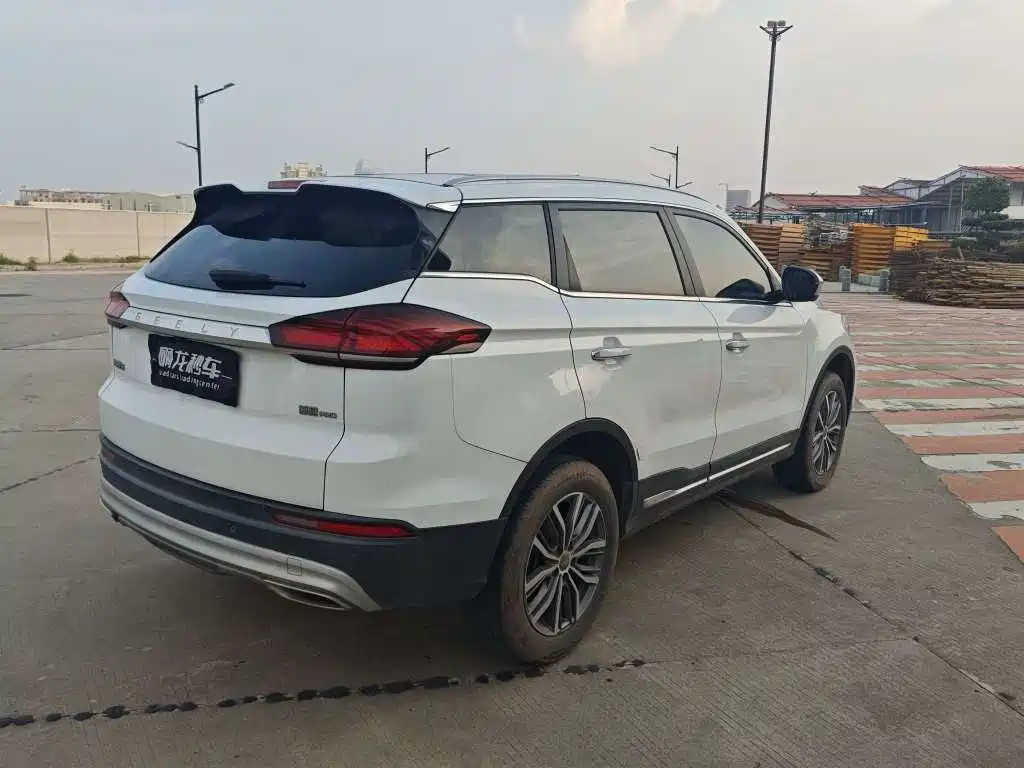 Geely Boyue — миниатюра 10