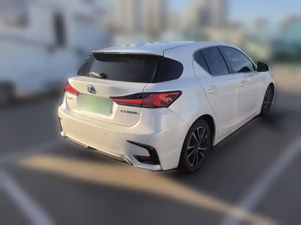Lexus CT — миниатюра 6