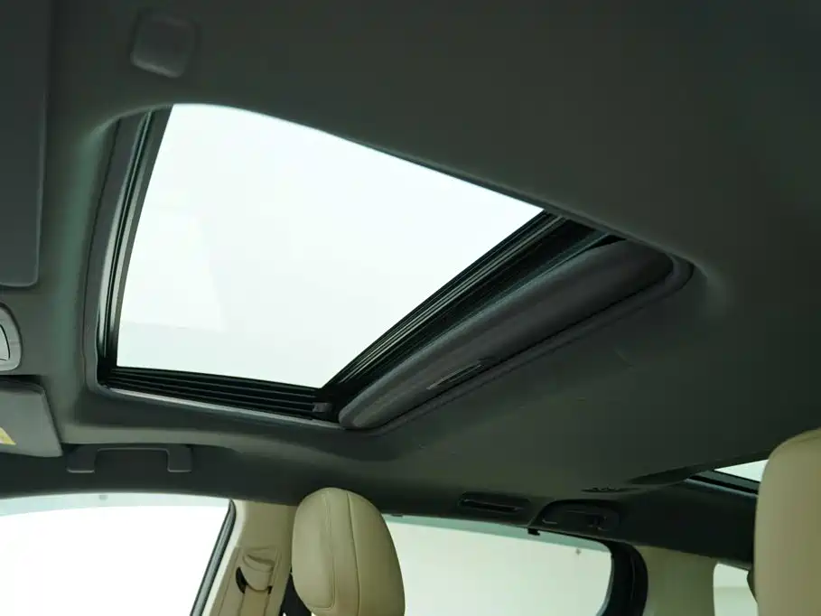 Toyota Granvia — миниатюра 11