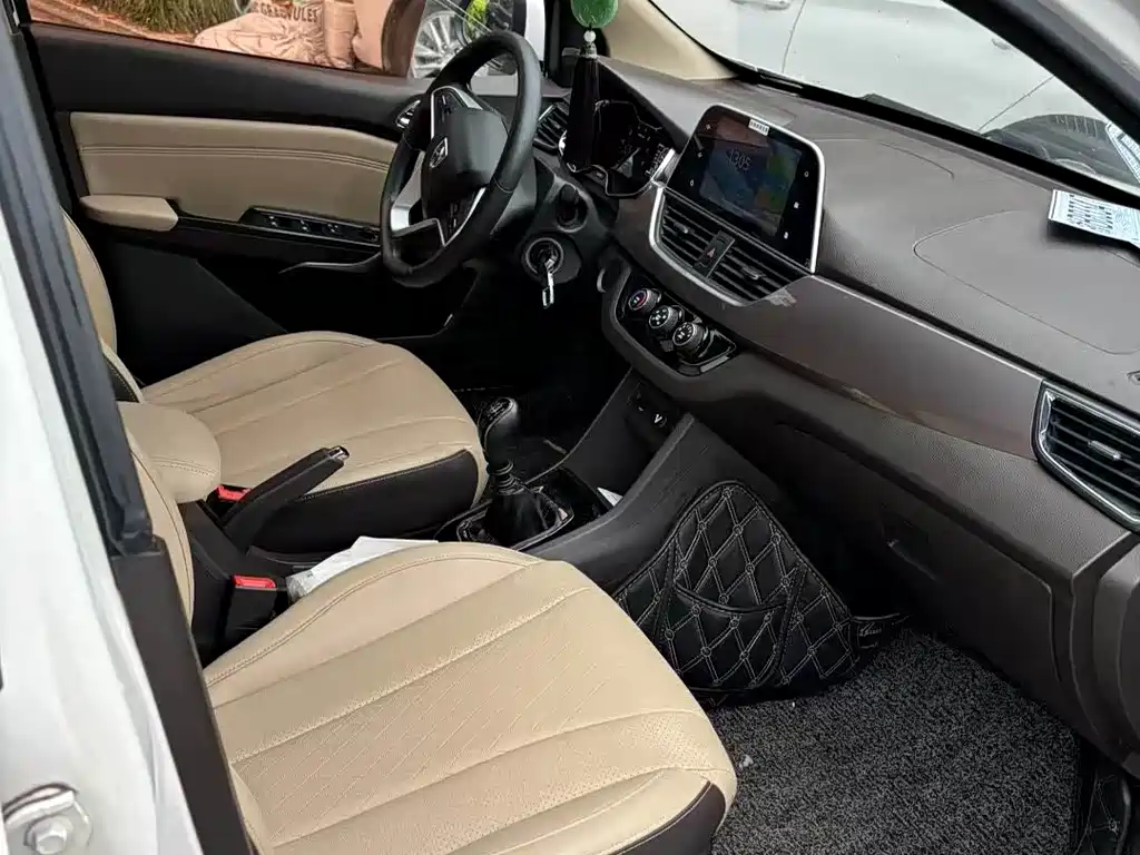 Baojun 310 — миниатюра 6