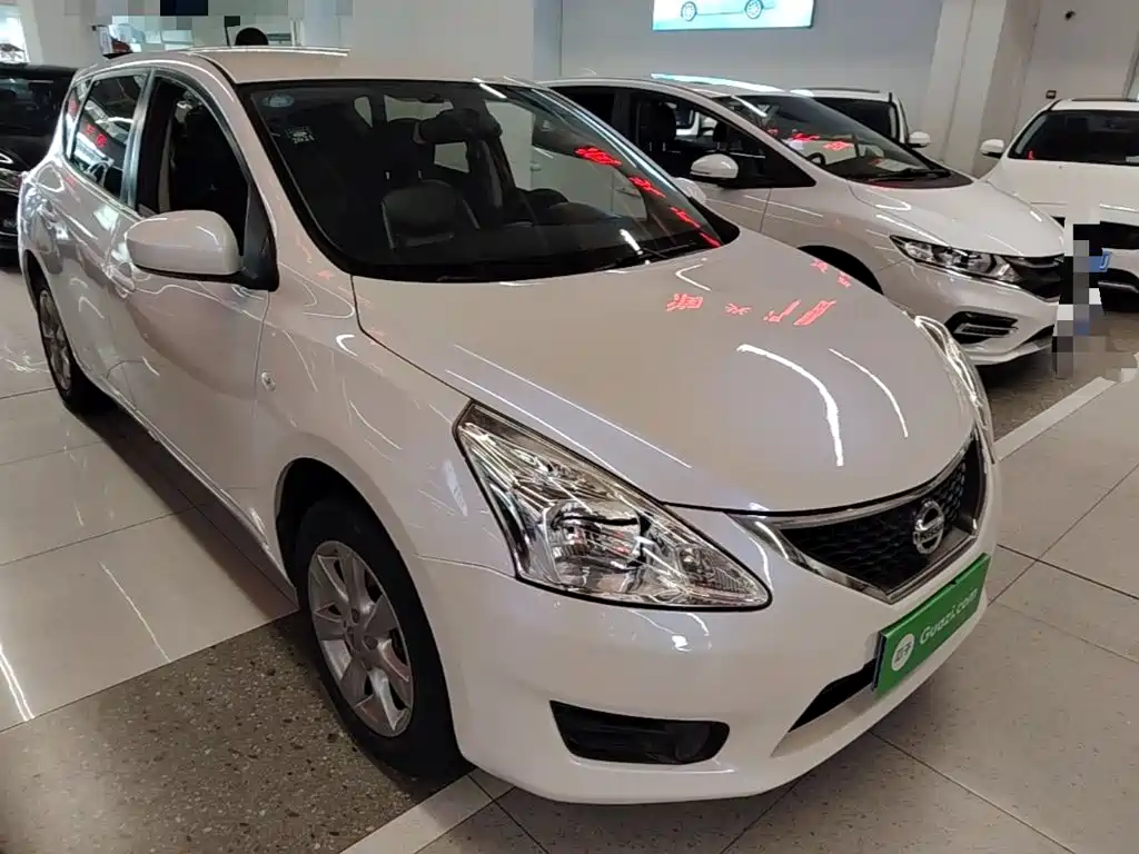 Nissan Tiida — миниатюра 4