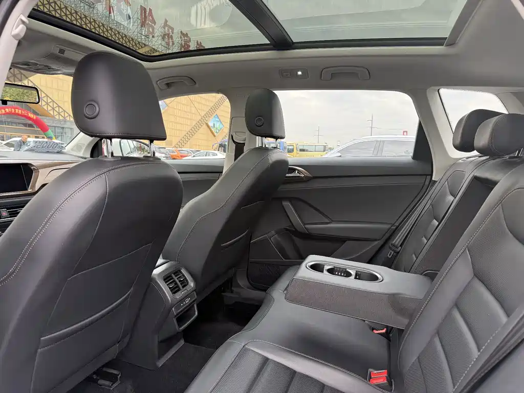 Volkswagen Tharu — миниатюра 9