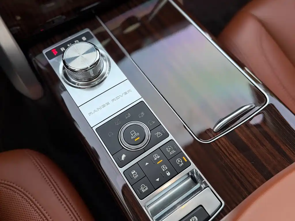 Land Rover Range Rover — миниатюра 10