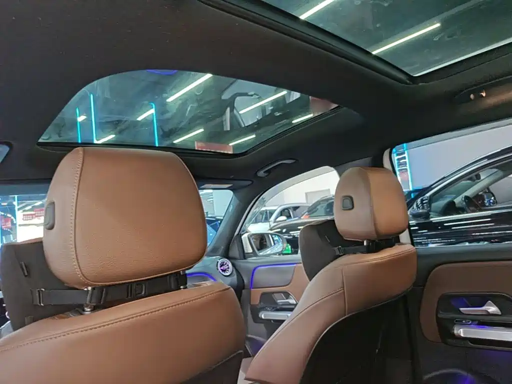 Mercedes-Benz GLB — миниатюра 18