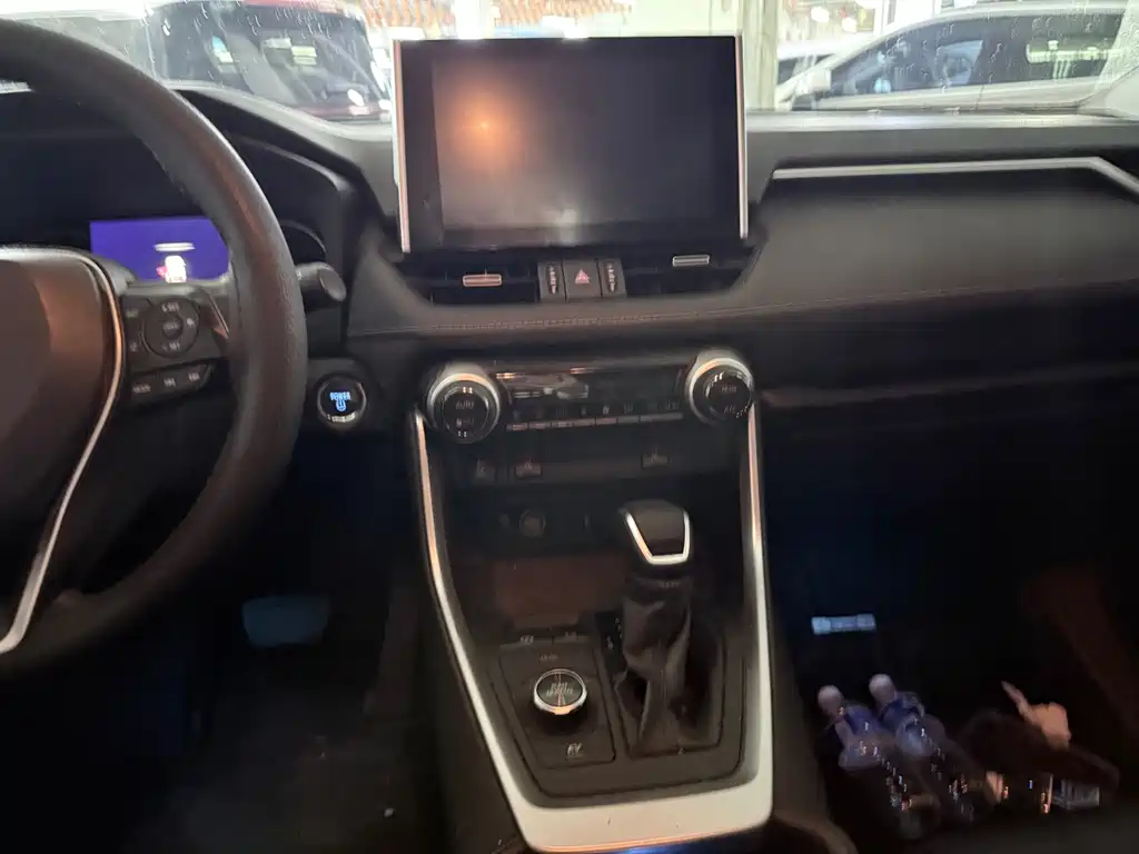 Toyota RAV4 — миниатюра 15