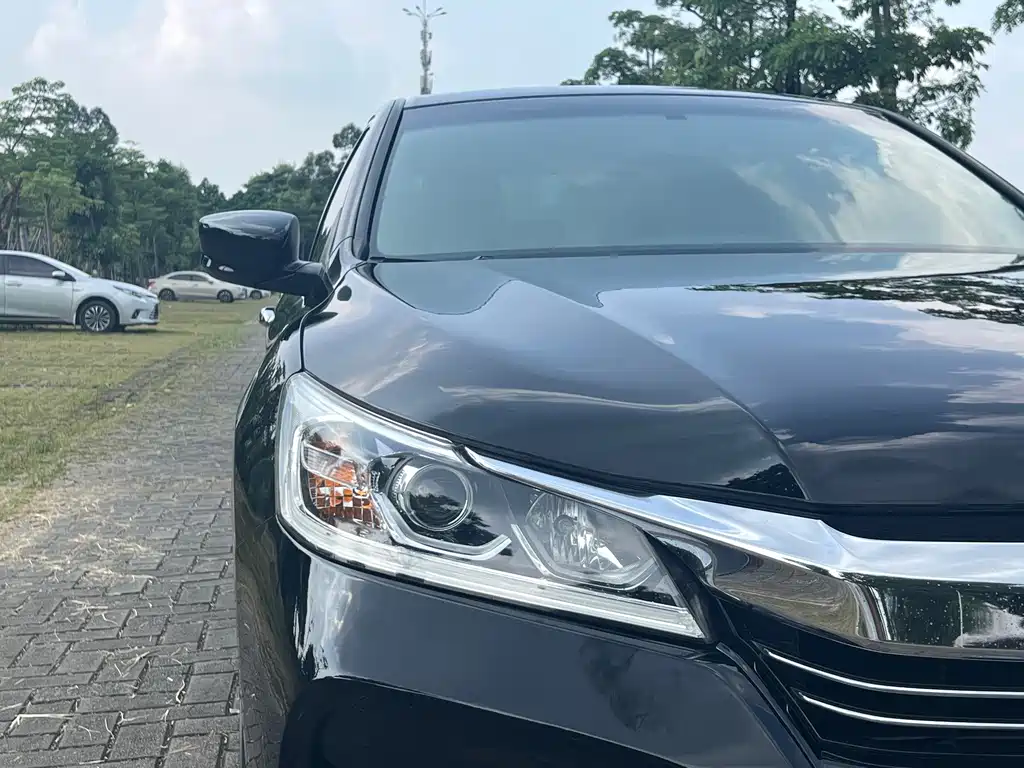 Honda Accord — миниатюра 6