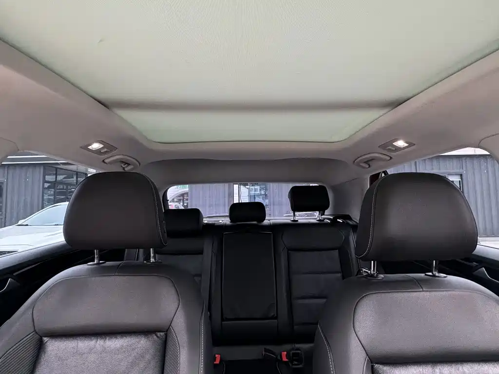 Volkswagen T-Roc — миниатюра 16