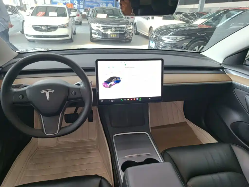 Tesla Model 3 — миниатюра 9