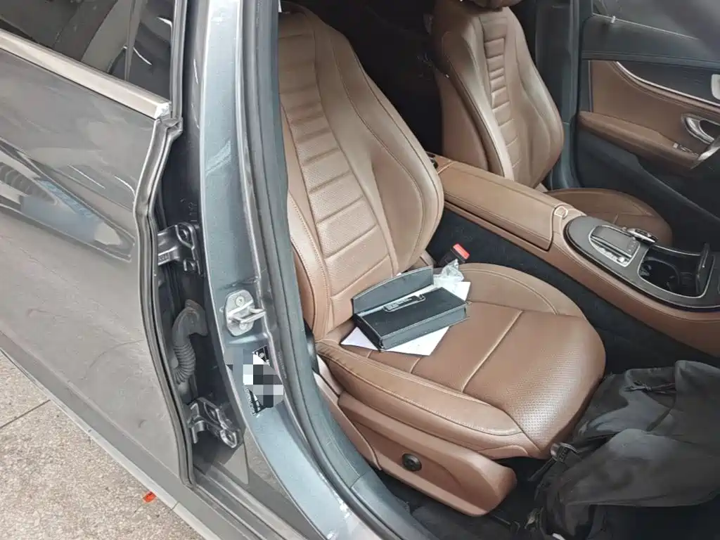 Mercedes-Benz E-Class — миниатюра 25