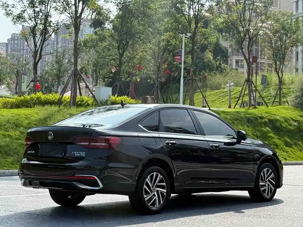 Volkswagen Lavida — миниатюра 4