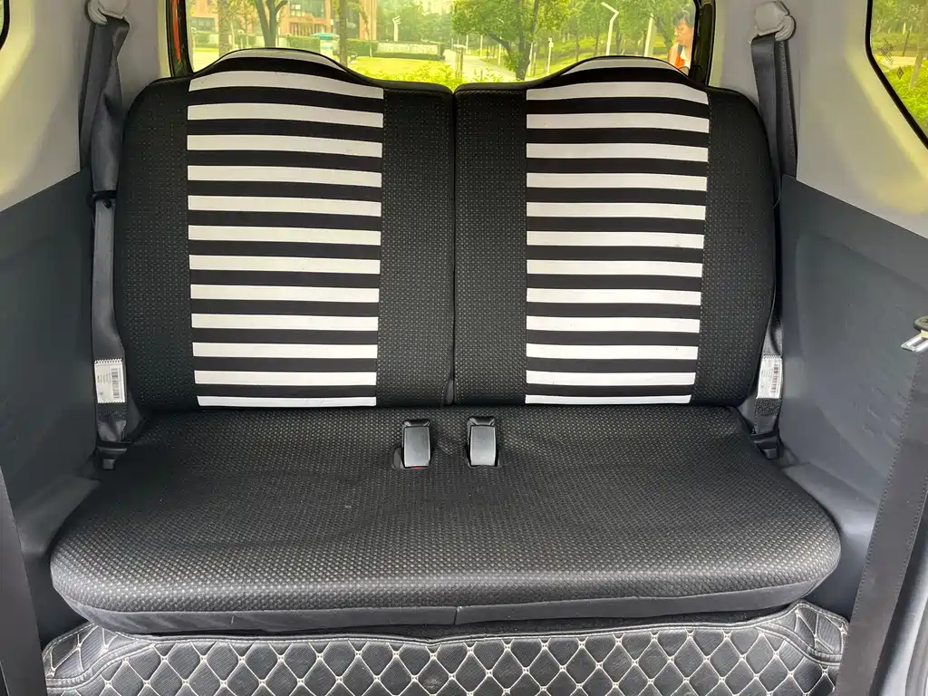 Wuling MINIEV — миниатюра 12