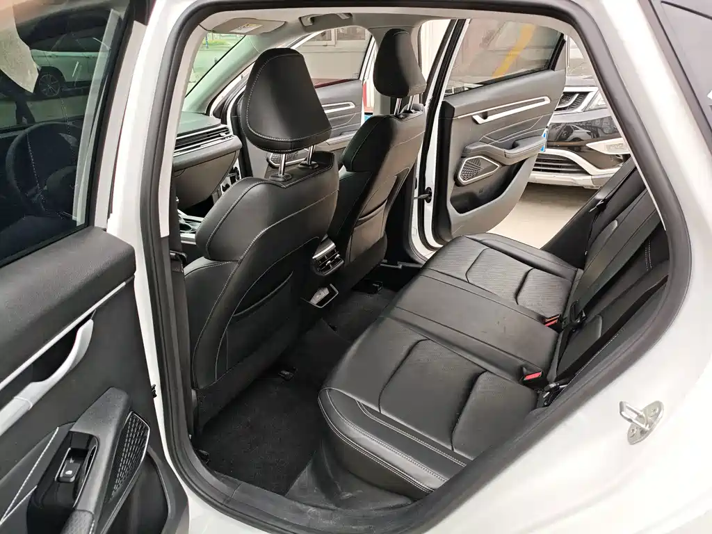 Geely Emgrand — миниатюра 9