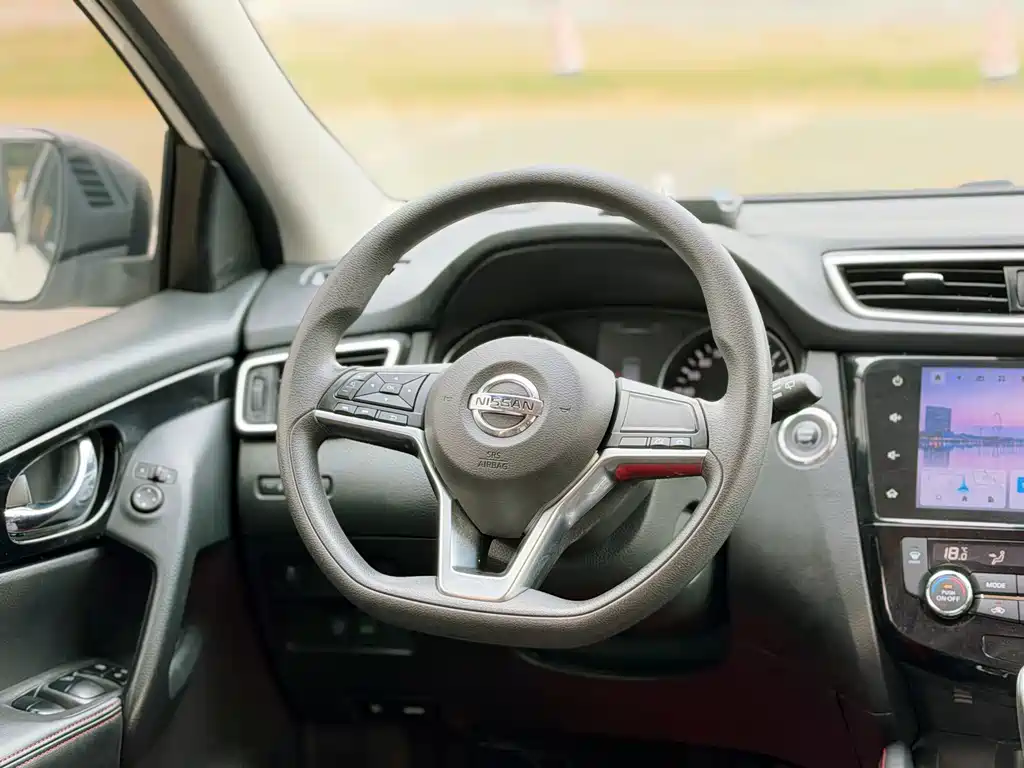 Nissan Qashqai — миниатюра 11