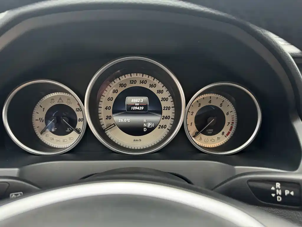 Mercedes-Benz E-Class (Import) — миниатюра 6