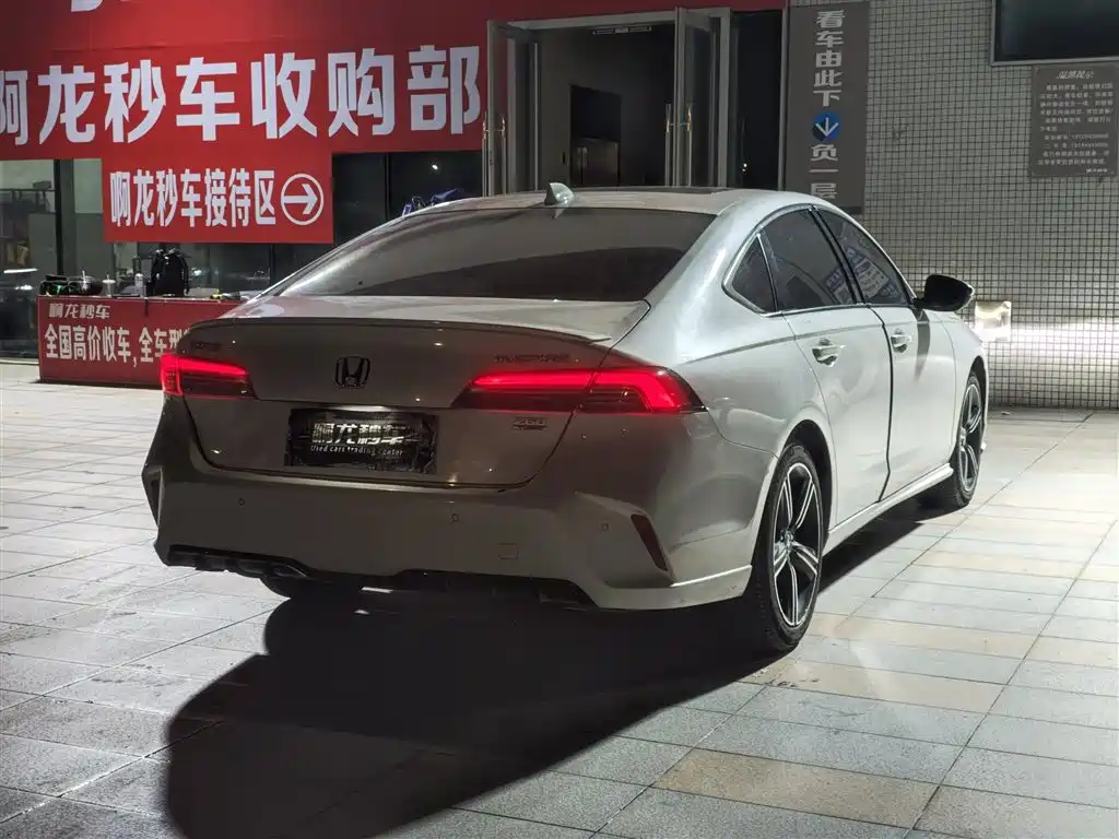 Honda Inspire — миниатюра 9