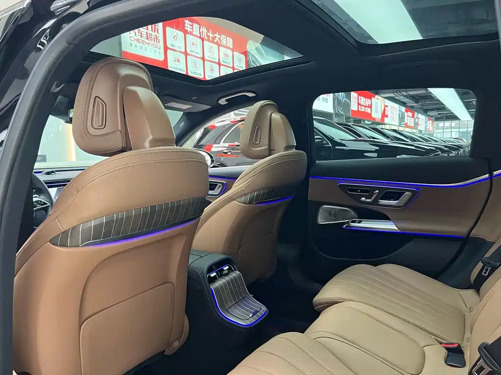 Mercedes-Benz E-Class — миниатюра 11