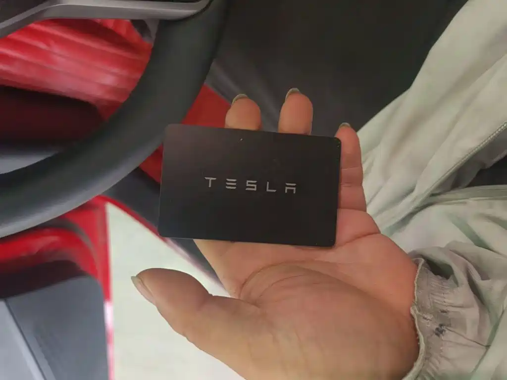 Tesla Model 3 — миниатюра 9