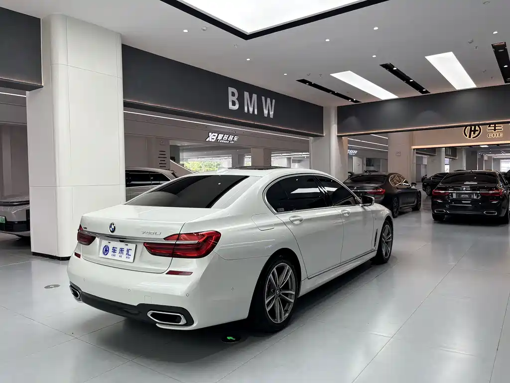 BMW 7 Series — миниатюра 5