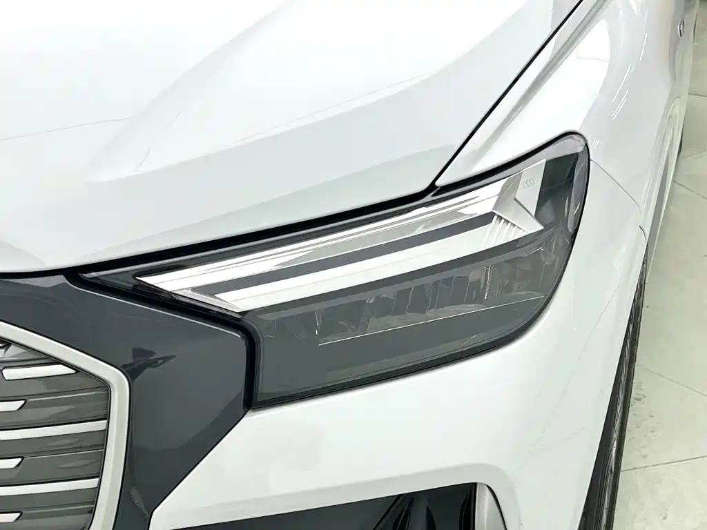 Audi Q4 e-tron — миниатюра 6